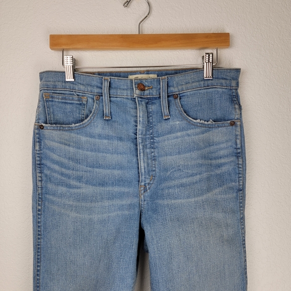 Madewell Retro Flare Jeans in Norwich Light Wash Raw Hem Size 30, 24” inseam 177 - Picture 4 of 9